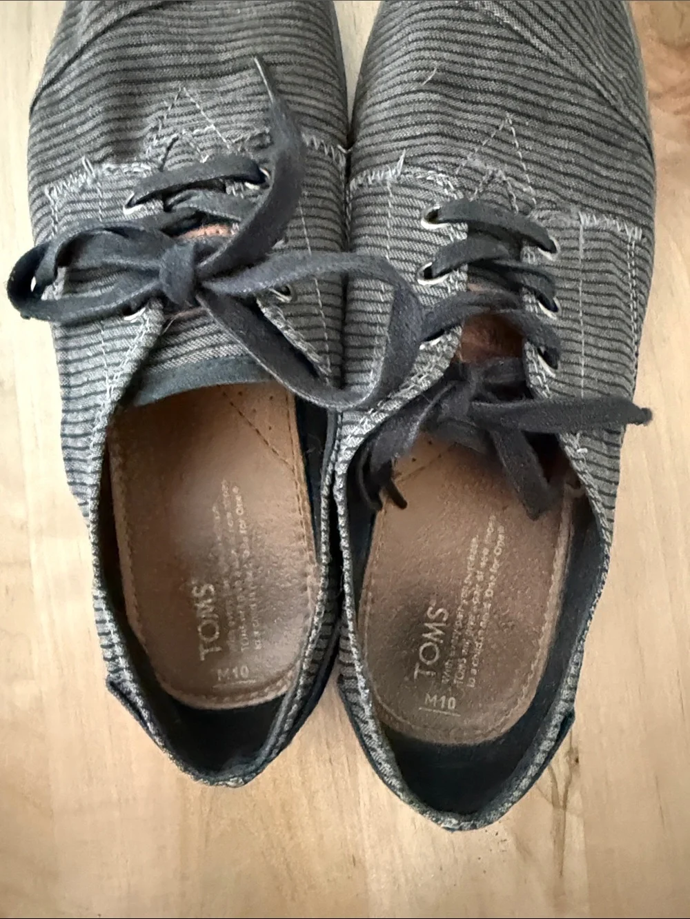 TOMS Men's Charcoal Corduroy Lace-Up Oxfords